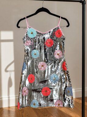 Size S • Like new condition Beautiful brand new without tags, size S Blue B